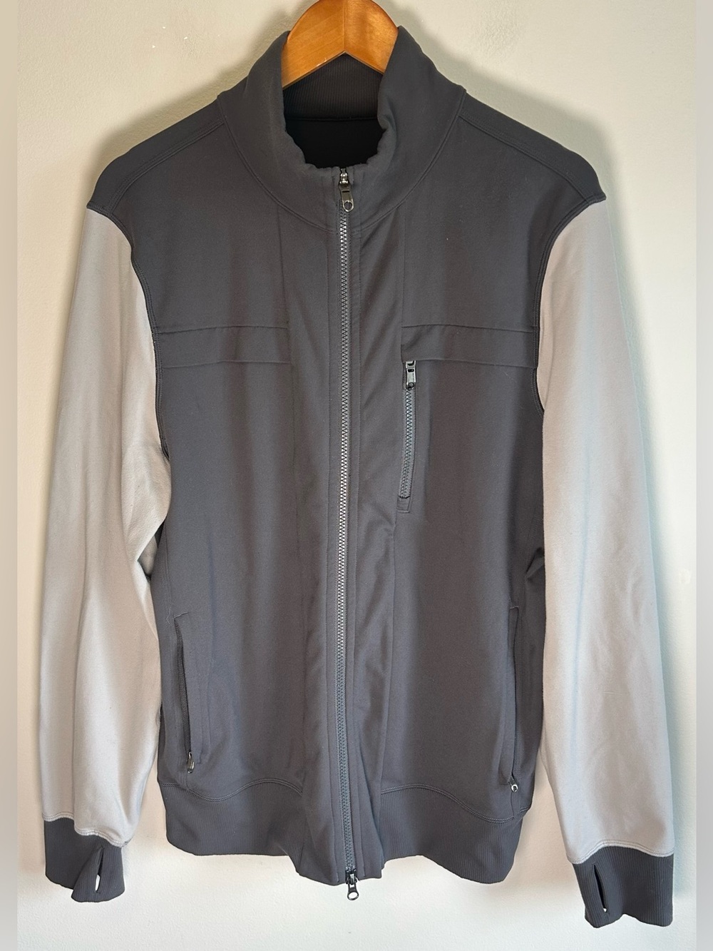 Lululemon Post Gravity Men’s Jacket Size L Soot Ambient Gray Full Zip Stretch